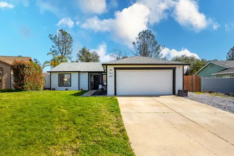 Exterior - 752 Mallard St, Redding, CA 96003 photo 7 of 7