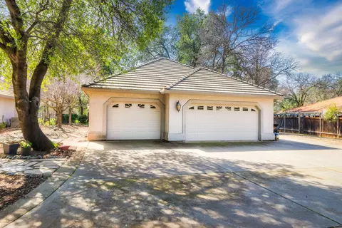 Exterior - 13310 Pala Mesa Cir, Redding, CA 96003 photo 5 of 18