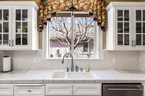 Kitchen - 13310 Pala Mesa Cir, Redding, CA 96003 photo 6 of 6