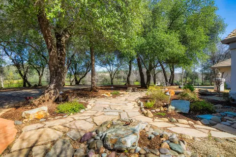 View/Area - 13310 Pala Mesa Cir, Redding, CA 96003 photo 2 of 2
