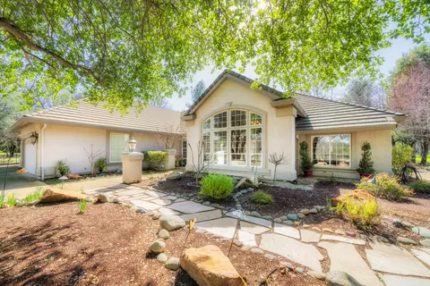 Exterior - 13310 Pala Mesa Cir, Redding, CA 96003 photo 4 of 18