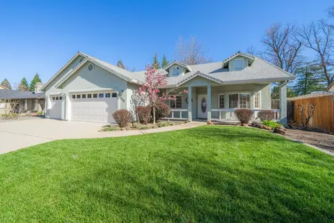 Exterior - 5918 Beaumont Dr, Redding, CA 96003 photo 3 of 12
