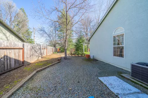 Exterior - 5918 Beaumont Dr, Redding, CA 96003 photo 12 of 12