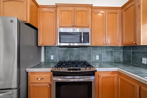 Kitchen - 5918 Beaumont Dr, Redding, CA 96003 photo 4 of 5