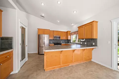 Kitchen - 5918 Beaumont Dr, Redding, CA 96003 photo 1 of 5