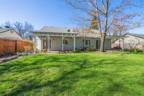 Exterior - 5918 Beaumont Dr, Redding, CA 96003 photo 6 of 12