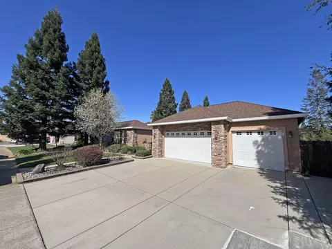 Exterior - 2846 Smith River Dr, Redding, CA 96002 photo 8 of 14