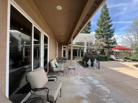 Exterior - 2846 Smith River Dr, Redding, CA 96002 photo 4 of 14