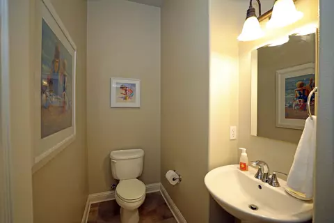 Bath - 2846 Smith River Dr, Redding, CA 96002 photo 1 of 4