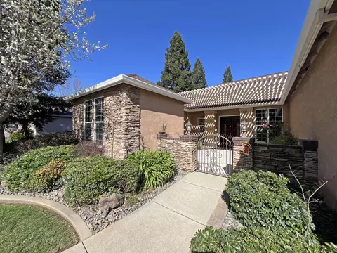 Exterior - 2846 Smith River Dr, Redding, CA 96002 photo 2 of 14