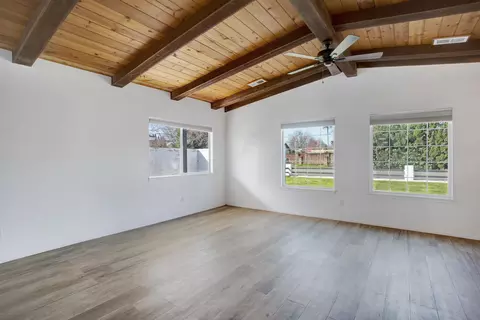 3413 Lagoon Drive Dr, Redding, CA 96002 photo 2