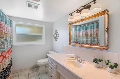 Bath - 4903 Alta Rico Dr, Redding, CA 96002 photo 2 of 4