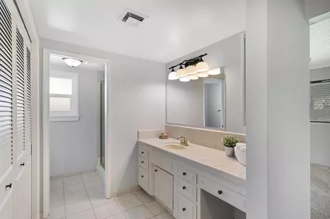 Bath - 4903 Alta Rico Dr, Redding, CA 96002 photo 3 of 4