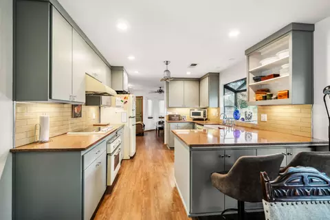 Kitchen - 13432 Kings Way, Redding, CA 96003 photo 1 of 3