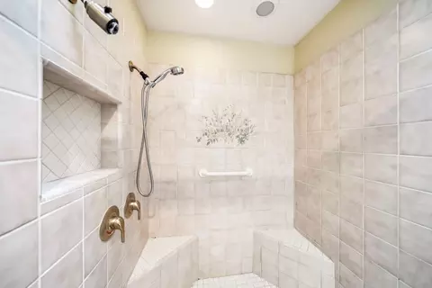 Bath - 13432 Kings Way, Redding, CA 96003 photo 2 of 4