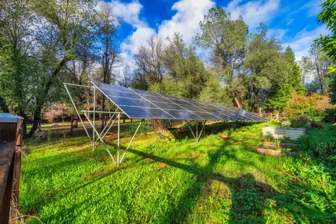 Exterior - 13432 Kings Way, Redding, CA 96003 photo 8 of 10
