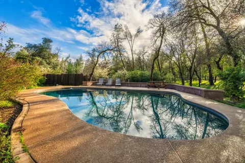 Exterior - 13432 Kings Way, Redding, CA 96003 photo 6 of 10