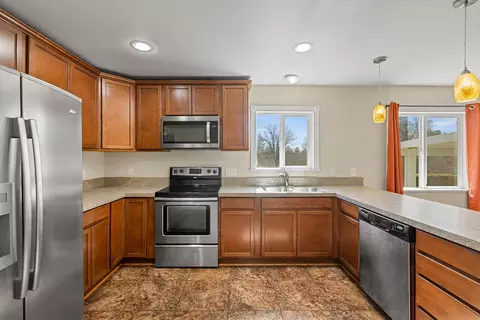 Kitchen - 3551 E Keswick Dam Rd, Redding, CA 96003 photo 3 of 4