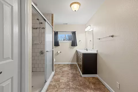 Bath - 3551 E Keswick Dam Rd, Redding, CA 96003 photo 1 of 3