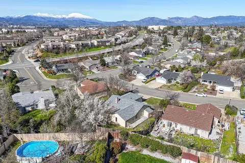 View/Area - 1421 Duck Tail Ct, Redding, CA 96003 photo 1 of 3