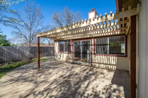 Exterior - 1421 Duck Tail Ct, Redding, CA 96003 photo 7 of 14