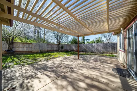 Exterior - 1421 Duck Tail Ct, Redding, CA 96003 photo 5 of 14