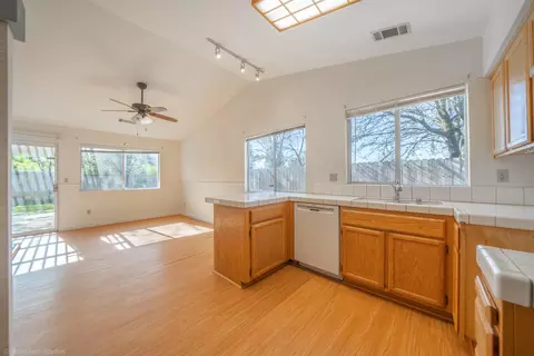 Kitchen - 1421 Duck Tail Ct, Redding, CA 96003 photo 3 of 3