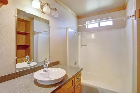 Bath - 3560 E Keswick Dam Rd, Redding, CA 96003 photo 2 of 2