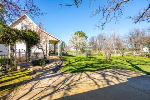 Exterior - 3560 E Keswick Dam Rd, Redding, CA 96003 photo 11 of 16