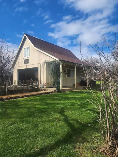 Exterior - 3560 E Keswick Dam Rd, Redding, CA 96003 photo 4 of 16