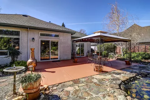 Exterior - 2648 Templeton Dr, Redding, CA 96002 photo 6 of 7