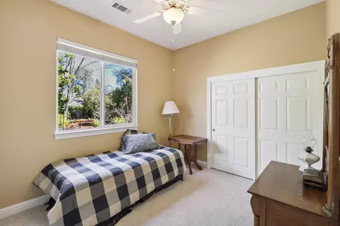 Bedroom - 2648 Templeton Dr, Redding, CA 96002 photo 8 of 8