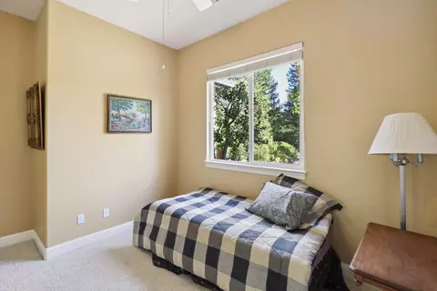 Bedroom - 2648 Templeton Dr, Redding, CA 96002 photo 7 of 8