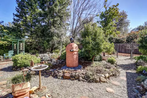 Exterior - 2648 Templeton Dr, Redding, CA 96002 photo 5 of 7