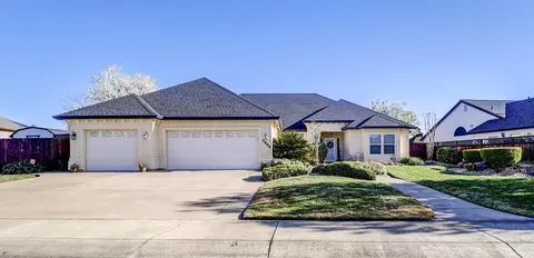 3859 Sea Lavender Ct, Redding, CA 96001