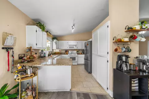 2579 Atrium Way, Redding, CA 96003 photo 9