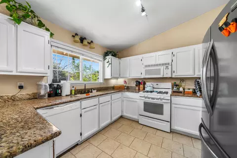 2579 Atrium Way, Redding, CA 96003 photo 8