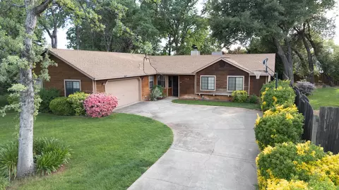 3560 Leonard St, Redding, CA 96002
