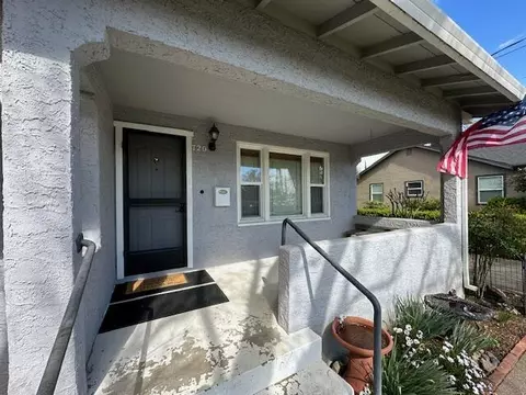 Exterior - 720 Locust St, Redding, CA 96001 photo 3 of 7