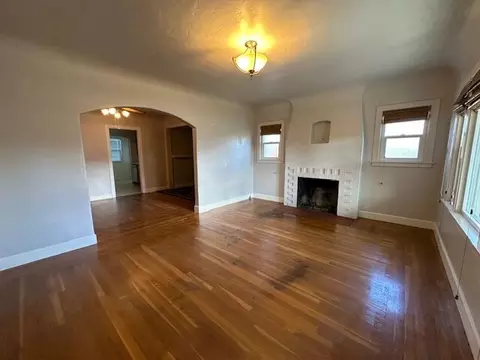 Living - 720 Locust St, Redding, CA 96001 photo 1 of 4