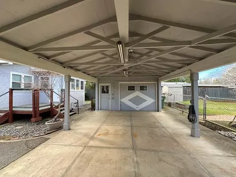Exterior - 720 Locust St, Redding, CA 96001 photo 4 of 7