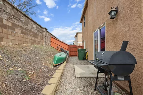 Exterior - 672 Mission De Oro Dr, Redding, CA 96003 photo 6 of 22