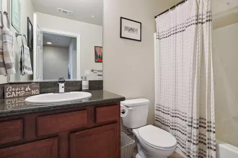 Bath - 672 Mission De Oro Dr, Redding, CA 96003 photo 2 of 5