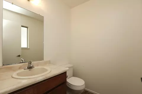 Bath - 533 Kimball Rd, Red Bluff, CA 96080 photo 1 of 4