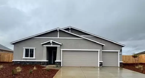 5560 Feathers Ave, Redding, CA 96002