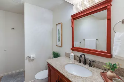 Bath - 3074 Brent Rd, Redding, CA 96002 photo 5 of 8