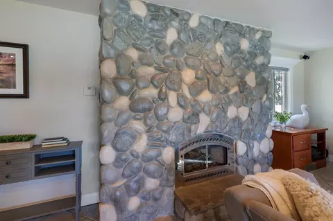 Living - 3074 Brent Rd, Redding, CA 96002 photo 6 of 6