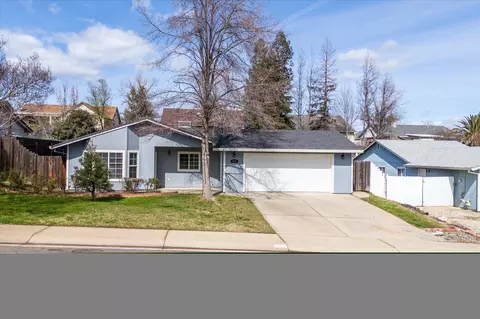 1477 Setter Dr, Redding, CA 96003