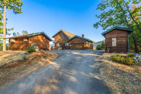20356 Our Viewpoint Ct, Lakehead, CA 96051