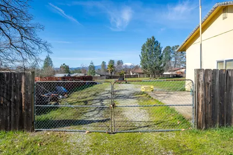 Exterior - 1200 Lema Rd, Redding, CA 96003 photo 5 of 14